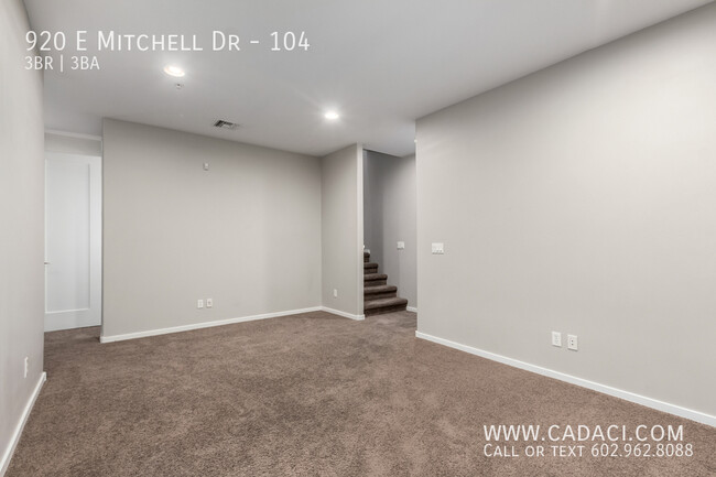 Building Photo - Mitchell Lofts 3 bed 2.5 bath Townhouse