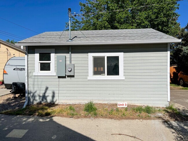 Building Photo - 1/2 off first months rent Totally Renovated Studio! AVAILABLE NOW!!