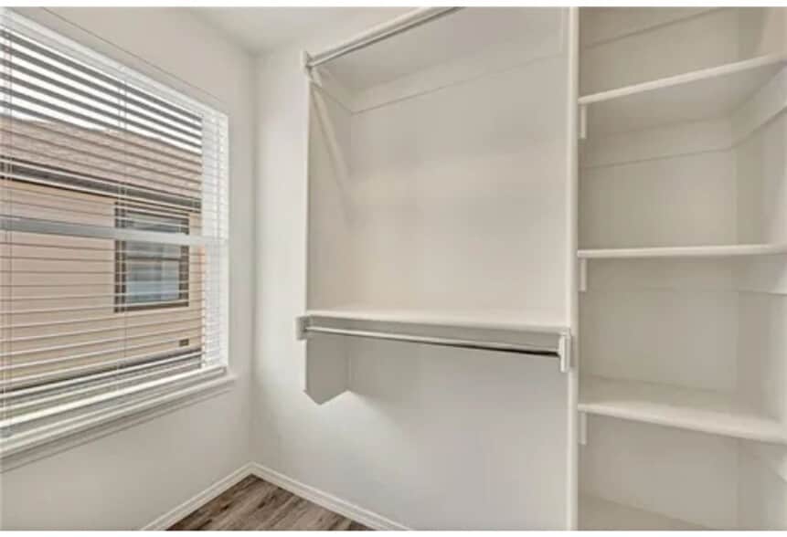 Building Photo - 872 S Benchmark Ln