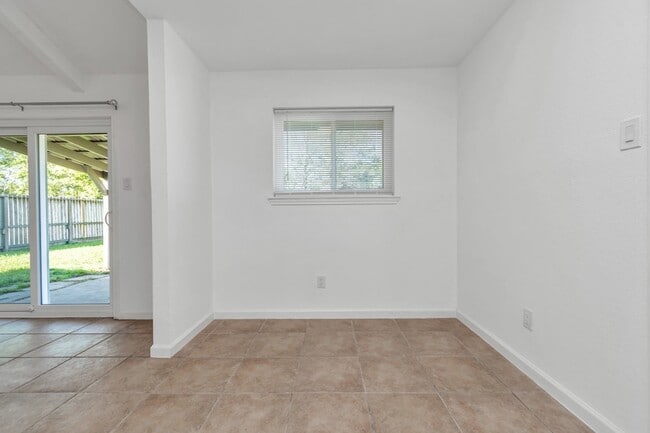 Building Photo - 12118 Ryewater Dr