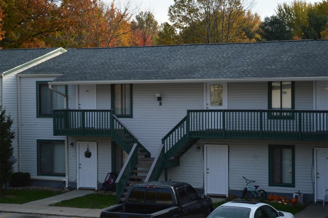 Building Photo - 1300 Brimfield Dr