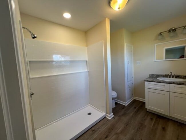 Building Photo - Roomy 3 bedroom/2 bath home on 1 acre in Phenix City!