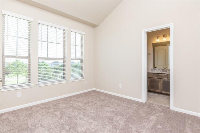 Building Photo - 5546 Sallow Bay Ln