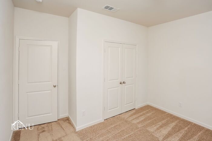 Building Photo - 488 Crestridge Dr