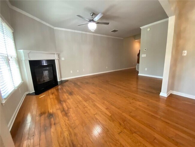 Building Photo - 1664 Oakbrook Lake Dr NW