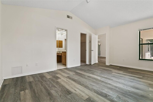 Building Photo - 3612 Biscayne Dr