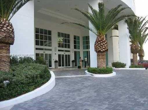 Building Photo - 951 Brickell Ave