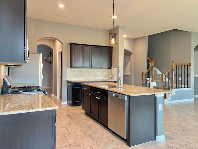 Building Photo - Gorgeous and spacious 4 bed 3.5 bath in Ka...