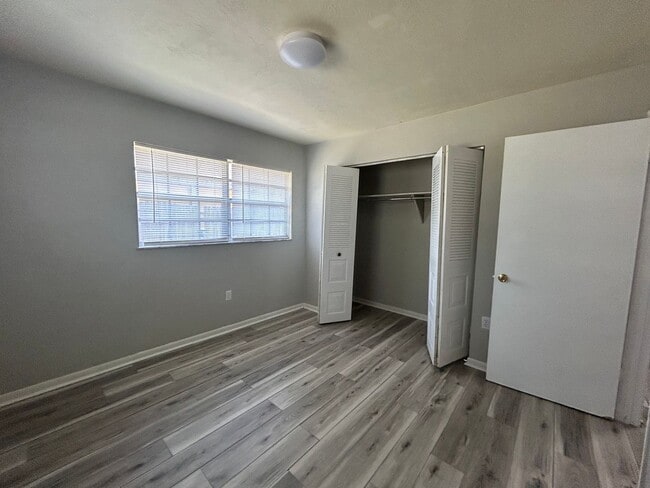 Building Photo - HALF OFF RENT!! 2/1 with Covered Porch nea...