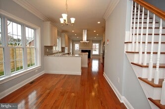 Building Photo - 6 Harris Rd