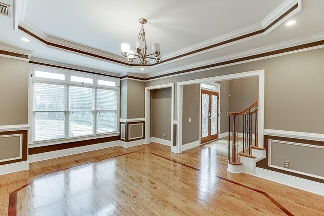 Building Photo - 940 Chateau Forest Rd