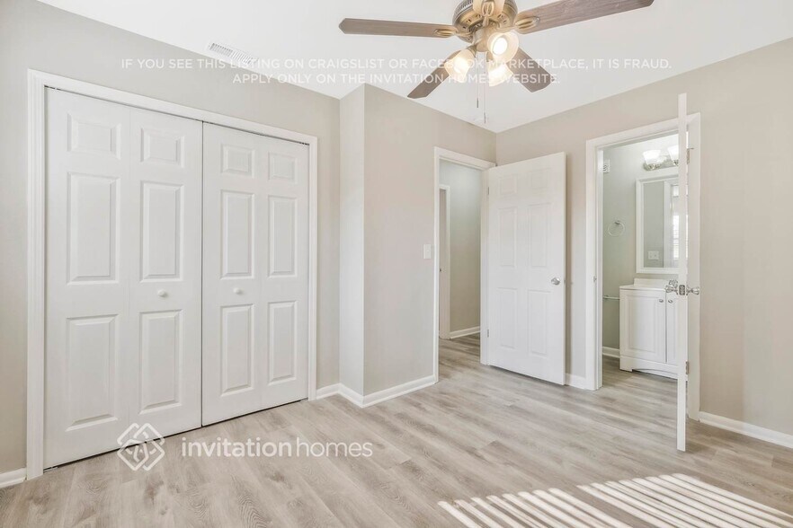 Building Photo - 7444 Sandhurst Rd S