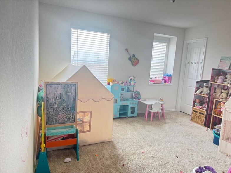 Building Photo - 4414 Acerno St