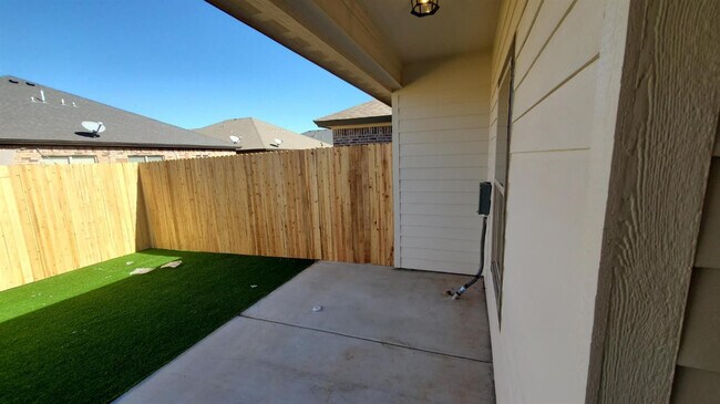 Building Photo - 1226 N 7th St