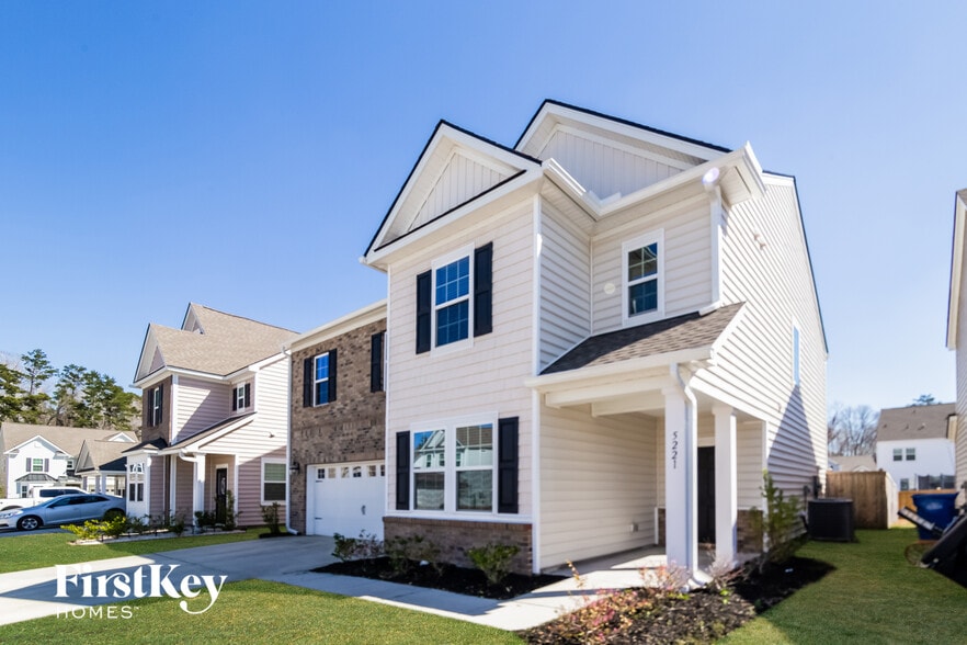 Building Photo - 5221 American Holly Ln