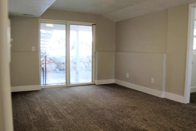 Building Photo - 1084 E 3400 N