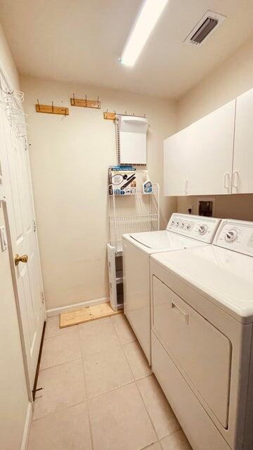 Building Photo - 1829 SW Hickock Terrace