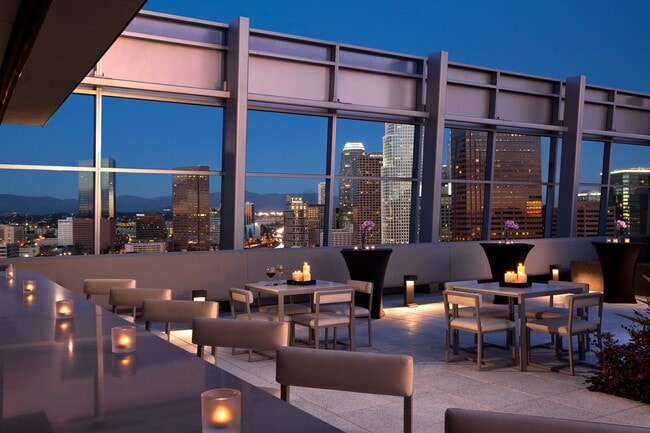 Building Photo - 900 W Olympic Blvd