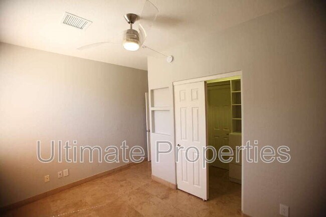Building Photo - 7704 E Journey Ln
