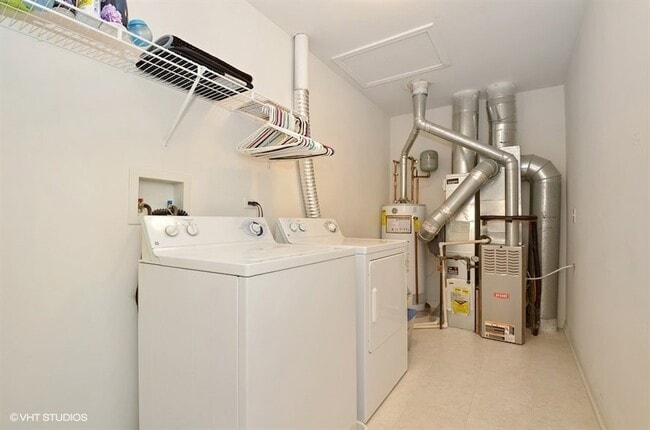 Building Photo - 376 Tower Dr