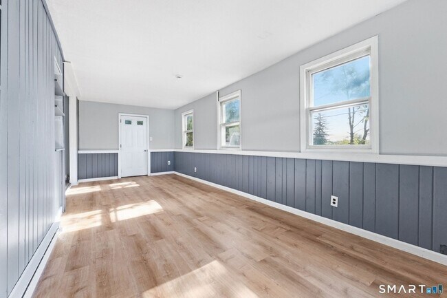 Building Photo - 13 Wood Ct