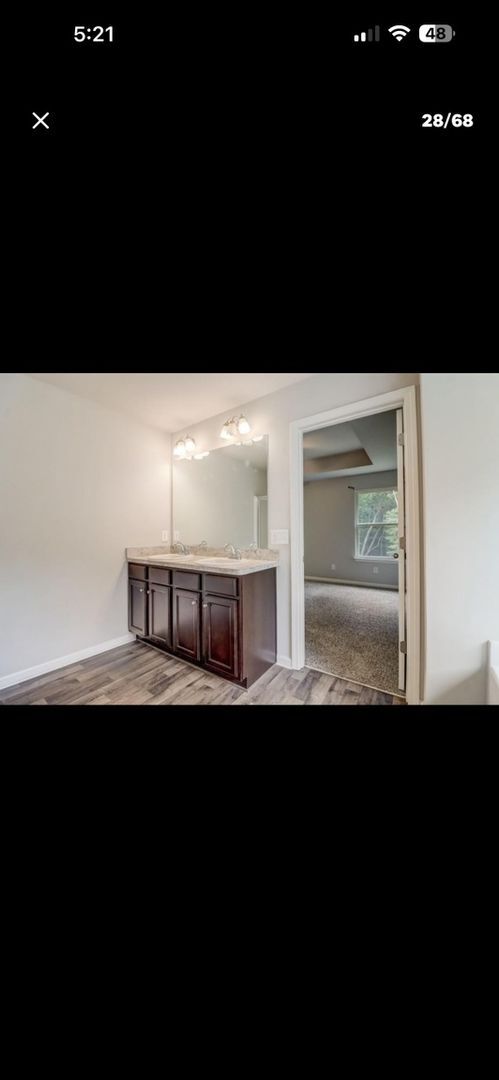 Building Photo - 3401 Silver Ridge Dr