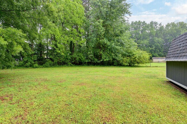 Building Photo - Nicely updated rancher!