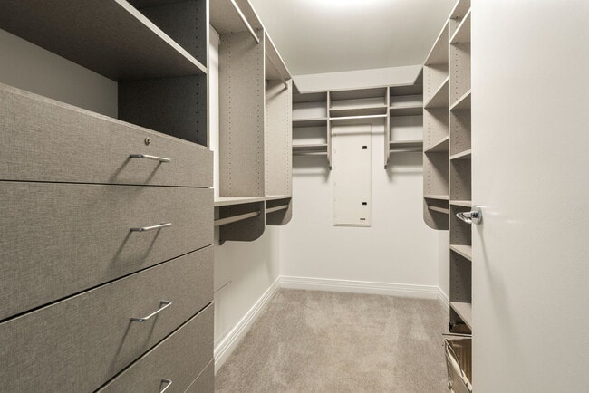 Building Photo - 600 N Lake Shore Dr