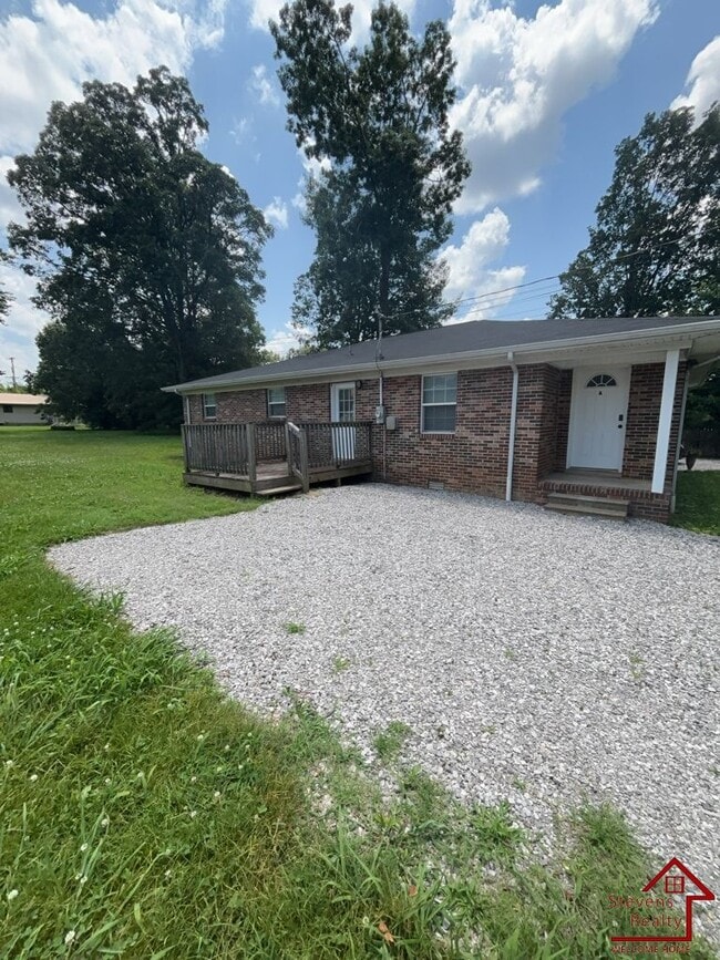 Building Photo - 209 Bermuda Dr