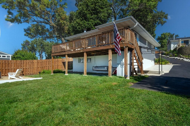 Building Photo - 525 Circle Dr