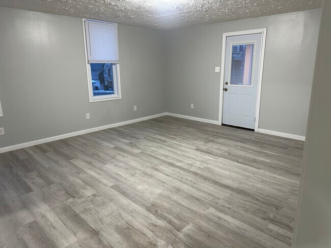 Building Photo - 1911 Morgantown Ave