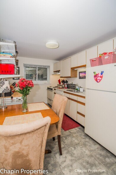 Building Photo - 79 Chestnut St