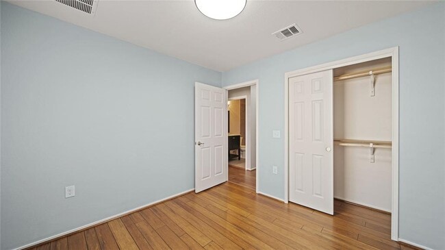 Building Photo - 5825 Nelson Oaks Dr