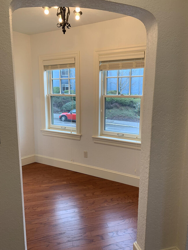 Building Photo - Donphilita - 1 bedroom