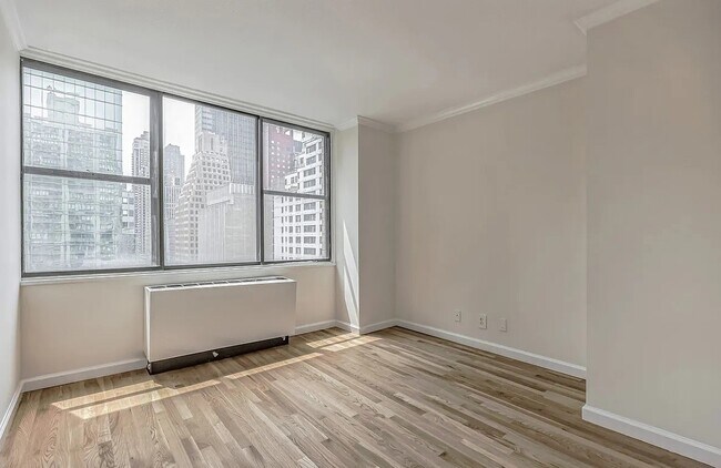 Building Photo - Modern Comfort in Every Corner