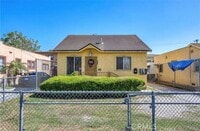 Building Photo - 822 E 87th St