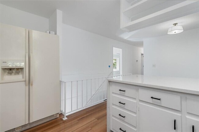Building Photo - 2958 Harcourt Dr