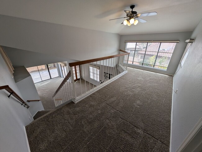 Building Photo - 3 Bedroom Patio Home in Joshua Village Nea...