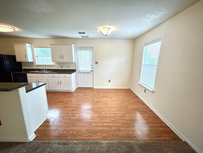 Building Photo - Bright & Beautiful Two-Story Home in Canyon Crossing with Fenced Backyard!