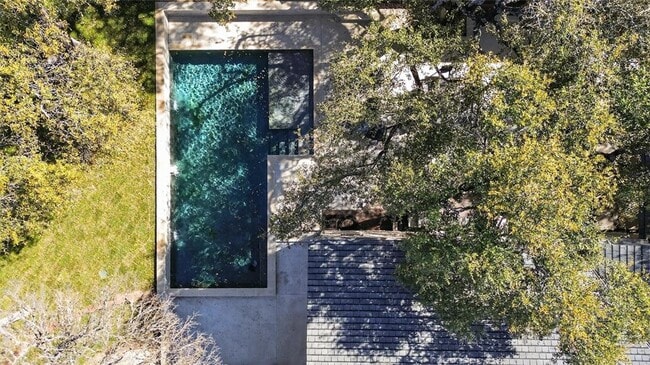 Building Photo - 3627 Stoneridge Rd