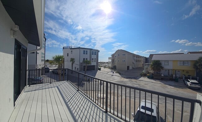 Building Photo - 32 Gulf Breeze Ct
