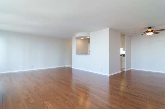 Building Photo - 111 E Chestnut St