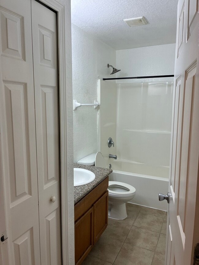 Building Photo - Beautiful 3/2 Duplex in Bay St. Louis MS