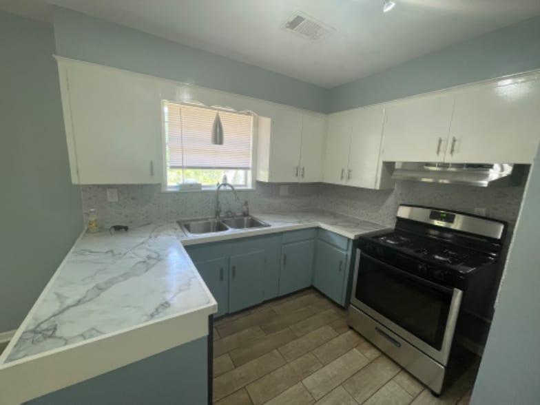 Building Photo - 1739 LA-557