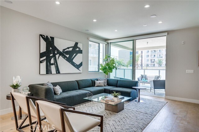 Building Photo - 1148 N Detroit St