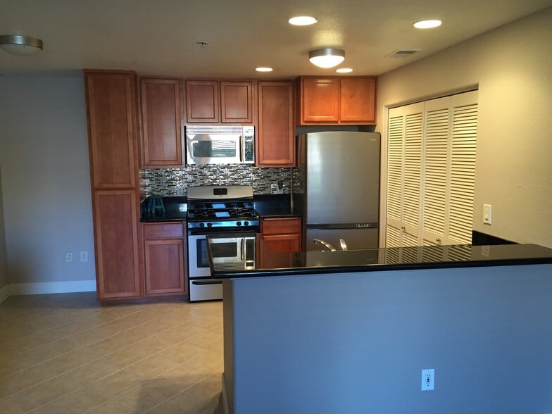 Building Photo - 1501 Secret Ravine Pky