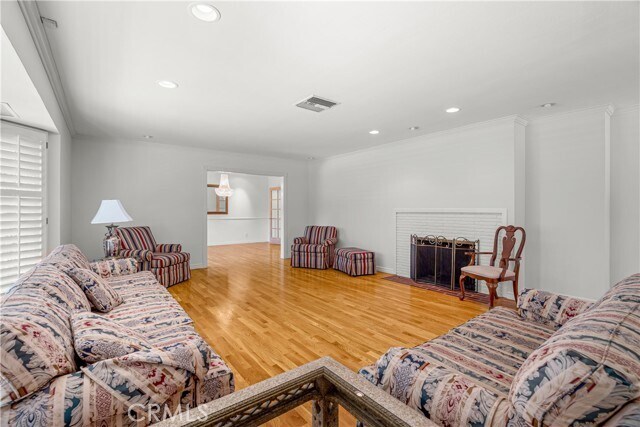 Building Photo - 591 Busch Pl