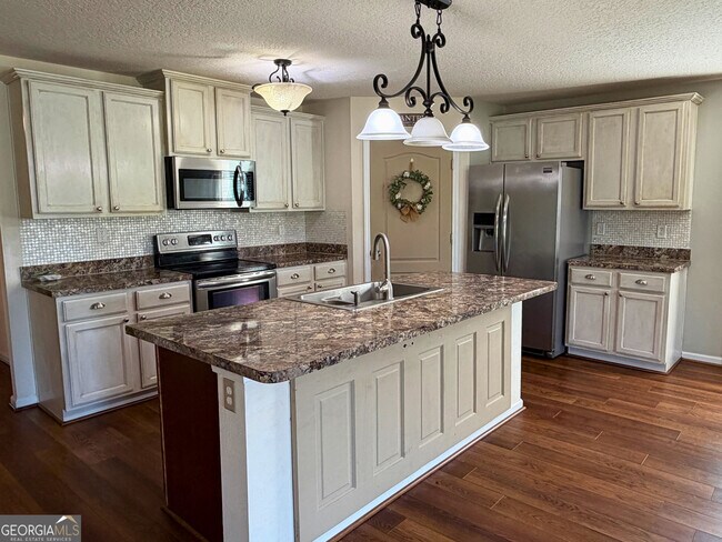 Building Photo - 227 Brooklet Cir