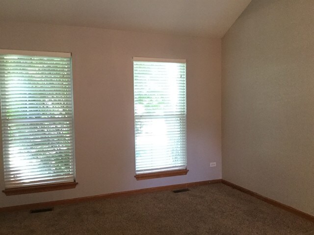Building Photo - 2122 Willow Lakes Dr