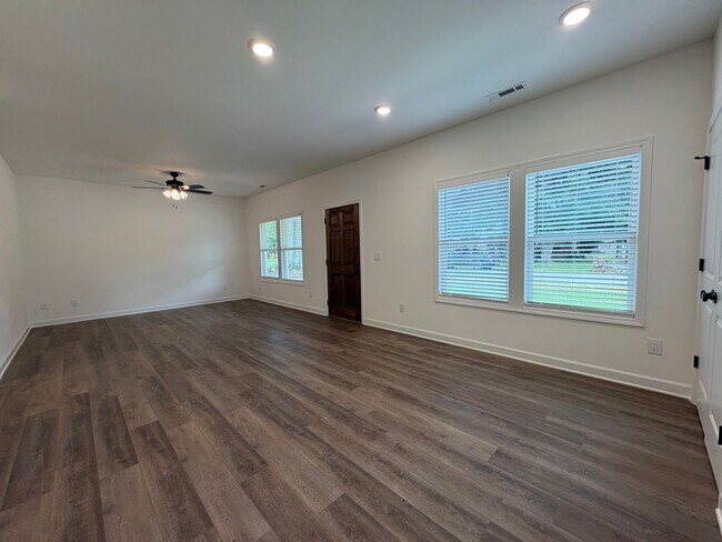 Building Photo - Brand New 3/2 House in Celanese- $1,995